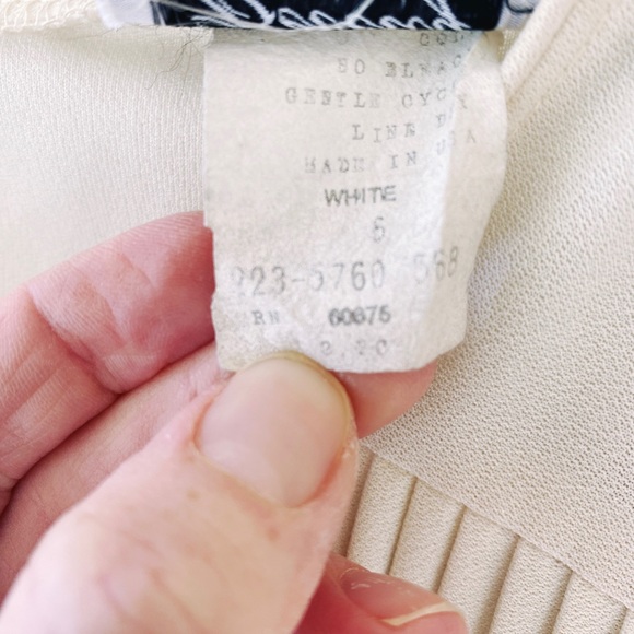 VINTAGE BEVERLY COLLECTION Cream Pleated Dress Polyester Size S - Picture 5 of 9